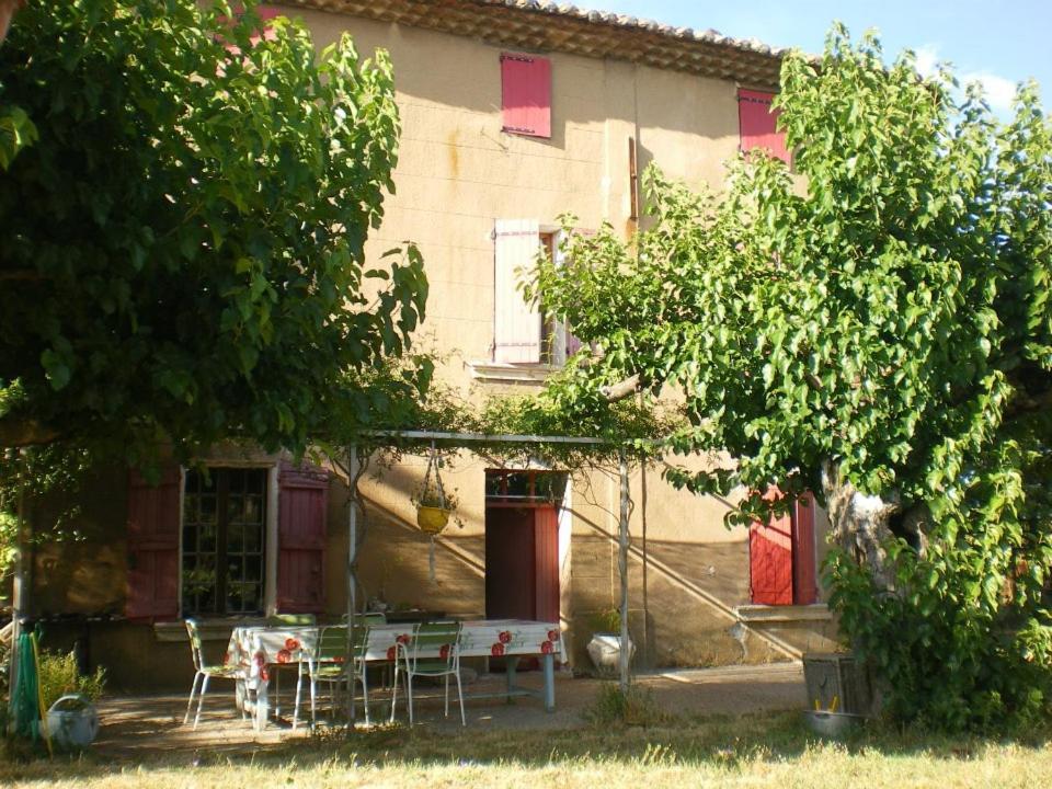 Le Deffend Vieux Trets Exterior foto